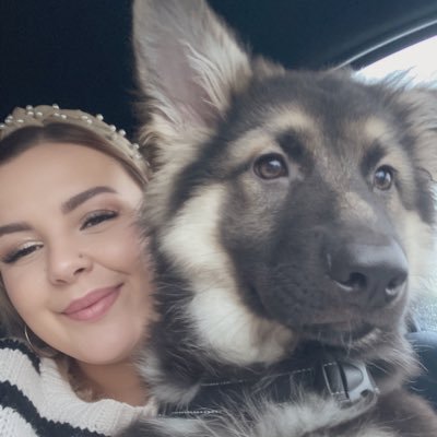 _querida13's profile picture. A happy lil egg 🥚