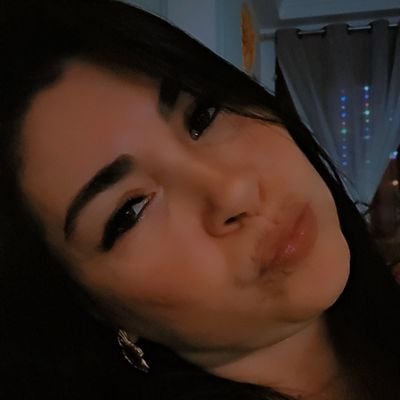 Sou uma pessoa simpática e verdadeira... detesto falsidade, sou amiga para todos os momentos.. então se preciisar de mim pode contar sempre!!!