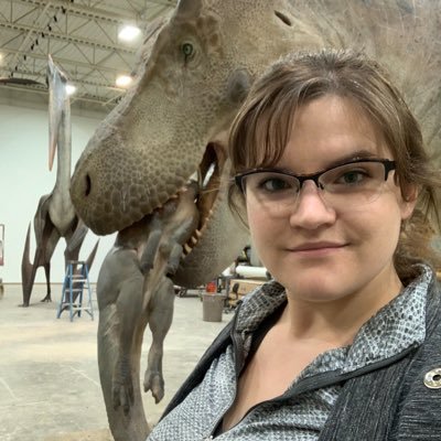 Artist/illustrator specializing in large-scale murals of prehistoric animals and landscapes | Lead muralist Blue Rhino Studio | RISD alum | #paleoart #sciart