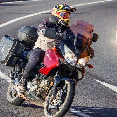 Enduro rider y Ciclista entusiasta 🏍 🚵🏻‍♂️- ingeniería en Comercio exterior📚- NO SE DEJEN MANIPULAR 38% 🌳