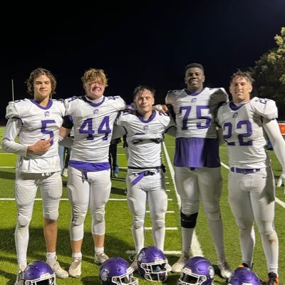 Petaluma high 2024 DE 6’4 240 season stats 79 tackles 10 sacks 18tfl 2 pass deflects 3.3 gpa