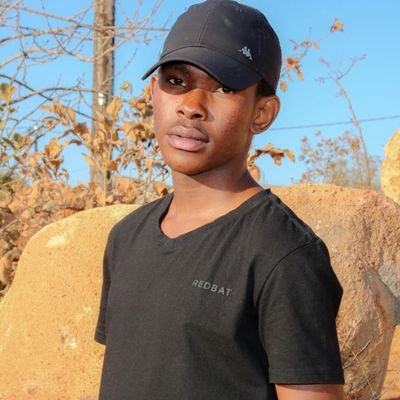 Visual Artist/Curator/Entrepreneur/
Lover of life & Goldy walketh