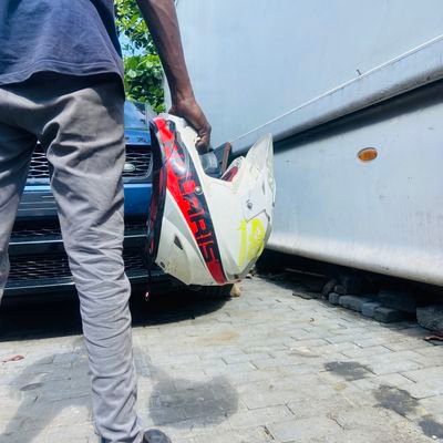 _heywhy_4_ayo's profile picture. •Automobile enthusiast || •iLoveBikes 🏍||cars •low budget chef and food aesthete🍲 let's jst catch cruise.