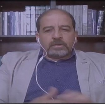 أستاذ اللغة العبرية في جامعتي القدس وبير زيت، كاتب وباحث في الشأن الإسرائيلي.