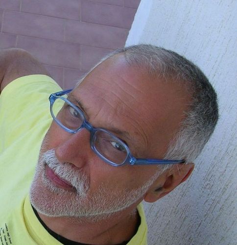 Giornalista e critico di danza. Scrive  per La Stampa, Danza & Danza