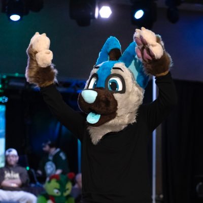 Wolfy Boi | 23 | he/they | MN | Fursuiter | Entertainer | OwO | Suit by- myself | Pfp 📸 - dire_walf