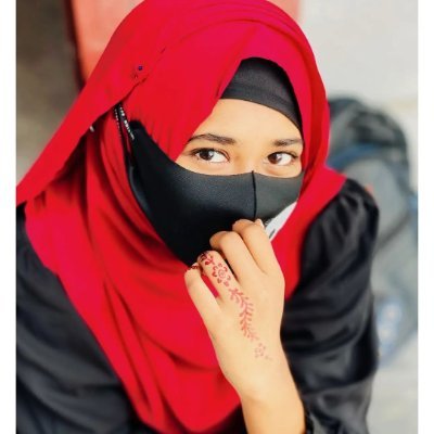 RabiaIslam0's profile picture. বুদ্ধিমান লোক নিজে নত হয়ে বড় হয়, আর নির্বোধ ব্যক্তি নিজেকে বড় বলে অপদস্থ হয়।