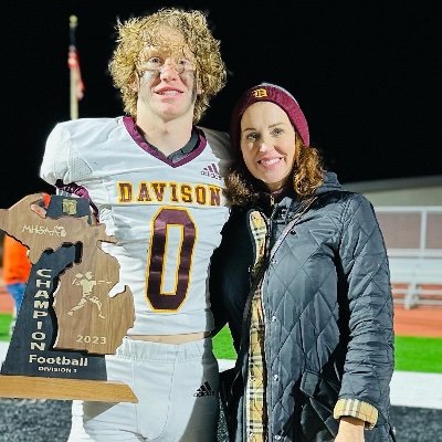 ✝️Wife, Mom of 4, Interior Designer. Sports account for my son & favorite player #0 Payton Kokaly. 6’3 /210 WR/TE/QB/ATH . Class of 2025. LOVER OF 🏈