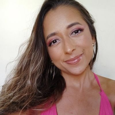 Árbitra (FMF);
Setorista do Cruzeiro no https://t.co/kpuHtiWXnb;
Completamente louca por futebol!
#CopadoMundoFeminina2027
Da favela pro mundo 🌎!