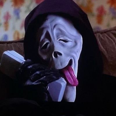 ThaynaMiSi's profile picture. 