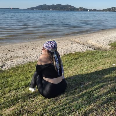 Ela é cheia de fases como a lua 🌙
📌 SC
♒ Aquariana 📸Insta: @mariaaeduardapa