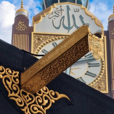 تلهمني التفاصيل الصغيرة ، اقترف الكثير من الاحلام و جُل ما أطمح له ان يغفر الله ذنبي ،خريجة آداب لغة إنجليزية