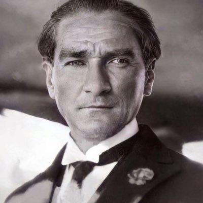 dzd___Ay's profile picture. Ne Mutlu Türküm Diyene…