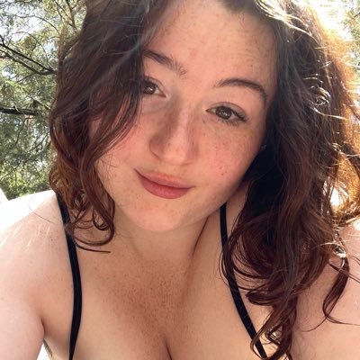 Curvy Aussie cutie. Livestreamer and content creator. Visit my website below for more content 💗 Melb