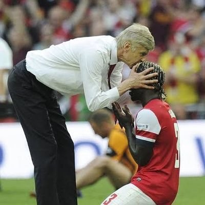 PoetGooner's profile picture. Football, politics/economics, and memes. In that order.