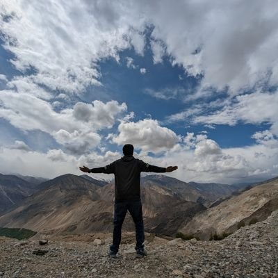 nerdy_vaibhs's profile picture. Accidental nerd