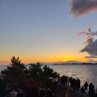 Da1593572id's profile picture. 男です。23歳です。
東京に住んでいます。
出会いが欲しいので気軽に絡んでください。
出来れば、養ってくれる人だと嬉しいです。