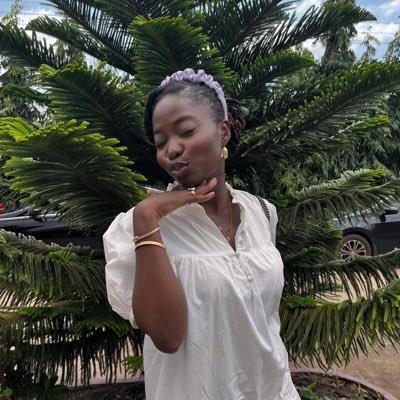 I have locs. Follow me on my journey❤. 1/4 Montgolfière 🎈. Friend of DJ Mish 🎵 .