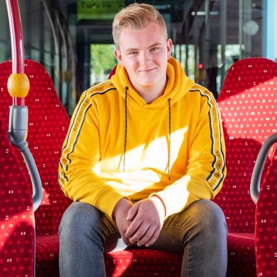 🏎️ F1 Fanaat🧡 | FCE Supporter❤️🤍 | Gamer🎮 | Luistert graag naar Muziek & Podcasts🎧 | Instagram: robvinke1 📷