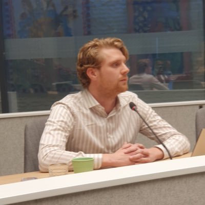 Fractievertegenwoordiger @VoltZuidHolland en Strateeg Innovatie & Kennis | Mobiliteit, wonen, ruimte, energie en economie | Twittert op persoonlijke titel