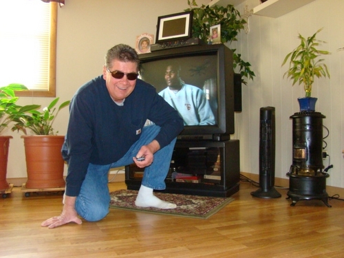 EarlCingular's profile picture. I love playing the Lottery....I like smart phones and smart tv's ◕‿◕ I very seldom use my yahoo account for security and safety. use my comcast address.👍