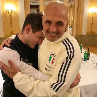 IG: alessandro_sisillo✌️
Campioni d'Italia 2022/2023🏆🇮🇹
Don Andres Lobotka🇸🇰👑