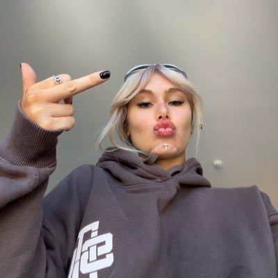 jasminecarrisi4's profile picture. 