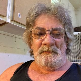 I'm a  67 year old widower, Retired business man and I love a heavy cumming cock. And sexy women.