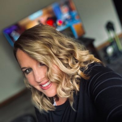 Wife, mom and teacher 🍎I am a Buckeye girl living in Northern Michigan!! Always Smile because you never know who may need it! 😁