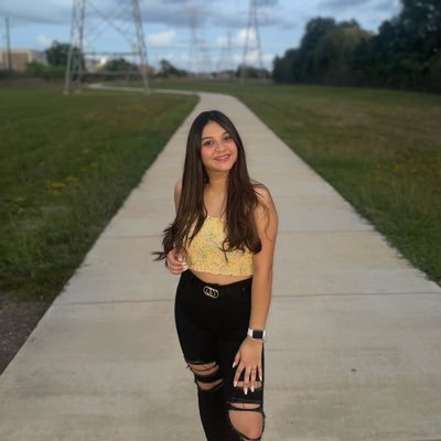 •𝚈𝚘𝚞 𝚘𝚗𝚕𝚢 𝚕𝚒𝚟𝚎 𝚘𝚗𝚌𝚎. •𝙺𝚎𝚎𝚙 𝚢𝚘𝚞𝚛 𝚎𝚢𝚎𝚜 𝚘𝚗 𝚝𝚑𝚎 𝚜𝚝𝚊𝚛𝚜, 𝚊𝚗𝚍 𝚢𝚘𝚞𝚛 𝚏𝚎𝚎𝚝 𝚘𝚗 𝚝𝚑𝚎 𝚐𝚛𝚘𝚞𝚗𝚍💫.