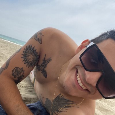 heach97's profile picture. Nunca habrá revolución sin evolución de conciencia//storytelling de mi vida