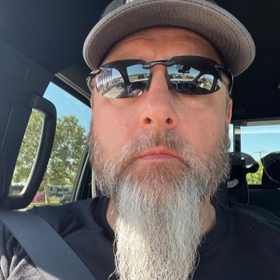 Randy05247315's profile picture. I'm just me that is it love me or hate me ok with it