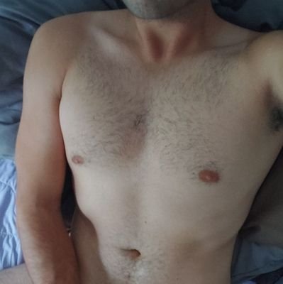 he/him 26 6ft MDNI posting for fun and always horny ~ DMs open