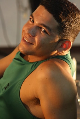 brasileiro,extrovertido,feliz,amigo,onesto.....................................
vencedor!!!!!!!!!!!!!!!!!!!!!!!!!!!