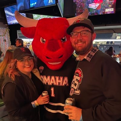 i got married to a UNO alum and went from live tweeting the bachelor to live tweeting hockey🐮🔔 #UNO #goMavs • KC native• SLU ‘17 KU ‘18 • MSW • GBR
