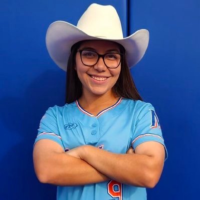 c/o 2024, Infield/Utility, McLennan Softball #32, Kingwood HS Alum., Hotshots Org., alyssamoreno2024@gmail.com