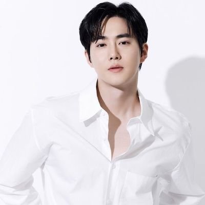 Ikan Hiu makan Ramen, I lop you Kim Junmyeon 🫶🏼

Makan rambutan sambil kayang, aku cinta kamu Suho sayang ❤

Ikan hiu ikan batu, Member EXO punya aku 🤍🖤