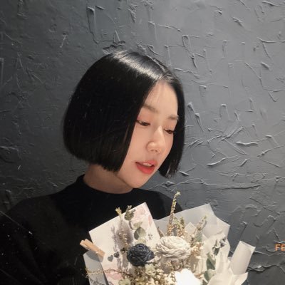 alice___lion's profile picture. 比特幣3000鎂入圈至今仍沒暴富，￼立志從韭菜畢業成為鐮刀的少女🔪
