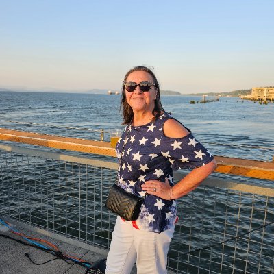 Knowhatelsenow's profile picture. Another human being.