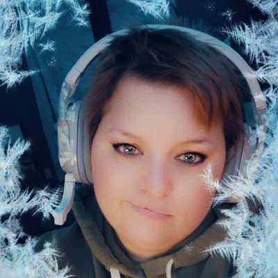 im gidgetbliss a mom a wifey and gamer and also a content creator and streamer