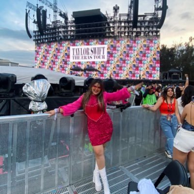 Swiftie since 2009 🦋 Been to: Red, 1989, Rep and Eras tours😻 TNx2 🤩 @mexico_swift Staff @swiftiesmxli Member 💙