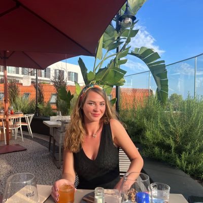 bethcrozierr's profile picture. 