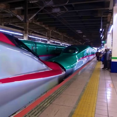 見る専のアカウントだったのですが、B'z大好きが漏れ出てしまいましたので自己紹介を…。とにかくB'z大好き一筋の40代です。Xでは主にB'z関連の情報をキャッチできたらと思っています☆(^-^)