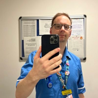 Neurosurgery nurse 🧠 @UHNM_NHS , plant parent 🌿 & tea enthusiast #150leaders 2022 - 2023 My own opinions (he/him) 🏳️🌈