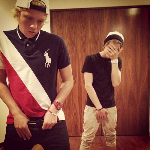 UxiaSimpsonizer's profile picture. 15.Aspiring actress.I love Cody Simpson!#ProudAngel.He followed me on 21-10-2011:). Alli is my role mode :) #USF
Madison,Ruby,Sophie,Jessica are following!