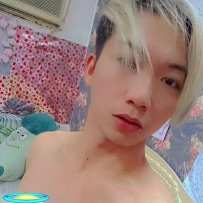 I'm Ken half filipino and half Thailand 25 years old  working in massage center and certified massage Therapist for booking 0567218862