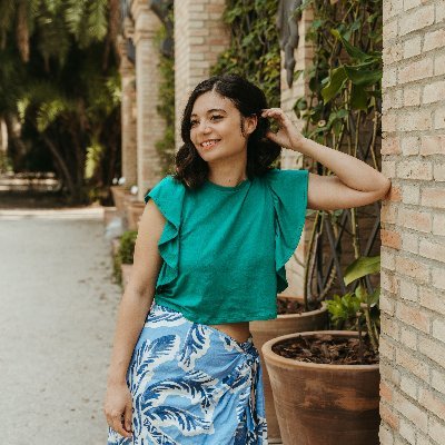 🌟 Customer Experience Consultant & Strategist
🎵 Singer Songwriter Producer @ninalimusic
🌴 Digital Nomad & Travel Blogger @ Things Nomads Do