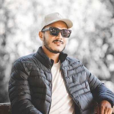 न म Doctor 👨⚕️बन्न चाहान्थे
न त pilot 👨✈️🧑✈️नै
Plane ✈️ हेर्न फुर्सद
कसलाई थियो र
म रमाउँथे cycle 🚴 मै ☺️