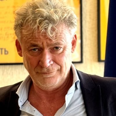 Europacorrespondent. Schrijver van 'Het Brusselse moeras', 'De clan van Orbán'. Masterclasses en lezingen: boeken via Sprekershuys