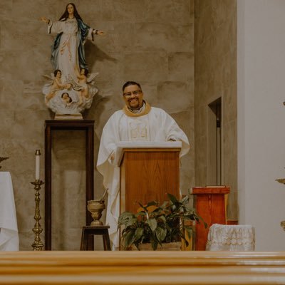 Sacerdote de la Arquidiócesis de Los Ángeles 🇺🇸, mexicano 🇲🇽. músico 🎸, deportistas 💪🏼, amo el sushi 🍣, provida, aficionado a la Liturgia